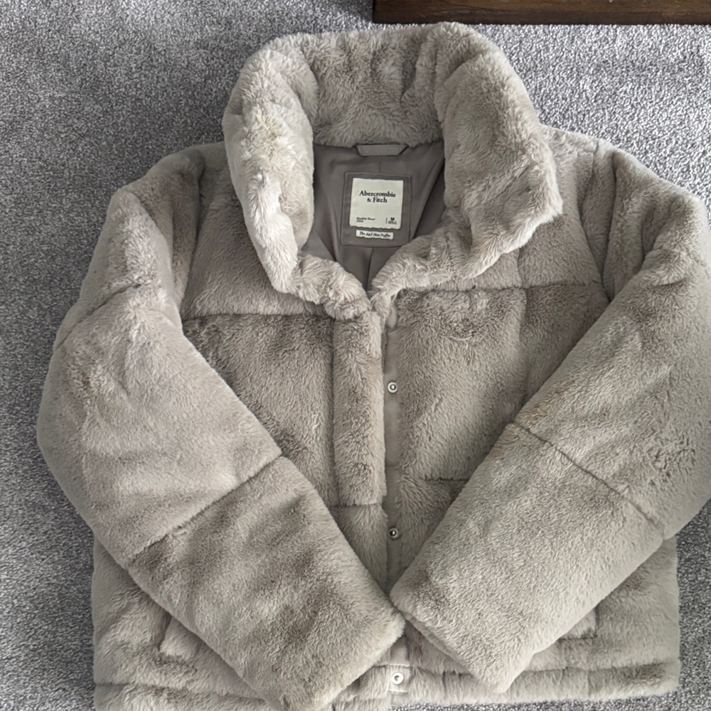 Abercrombie & Fitch Gray Puffer Jacket